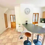 Dom wakacyjny Hollymount House