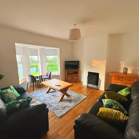 Semesterbostad Hollymount House