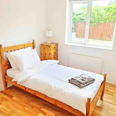 Hollymount House Semesterbostad *