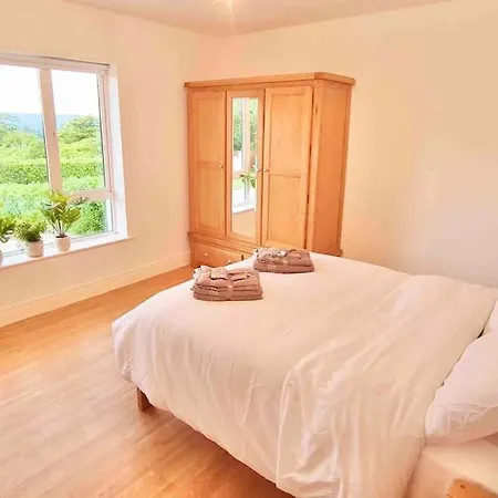 Semesterbostad Hollymount House