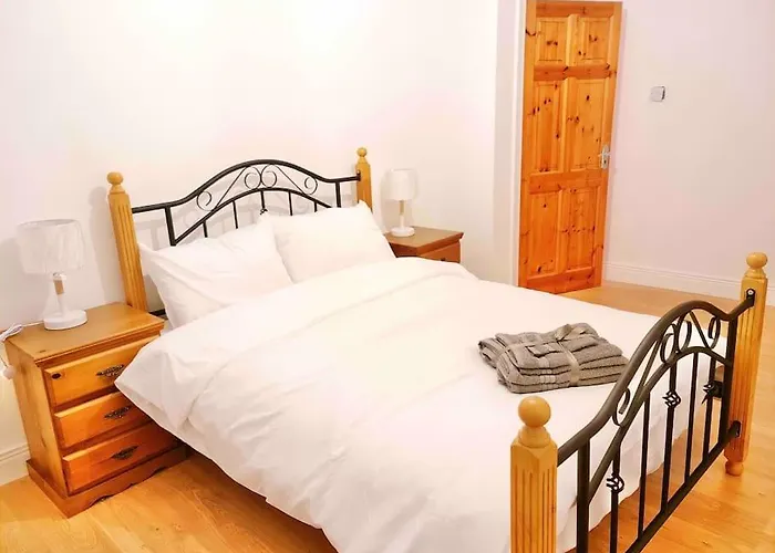 Hollymount House * Carndonagh