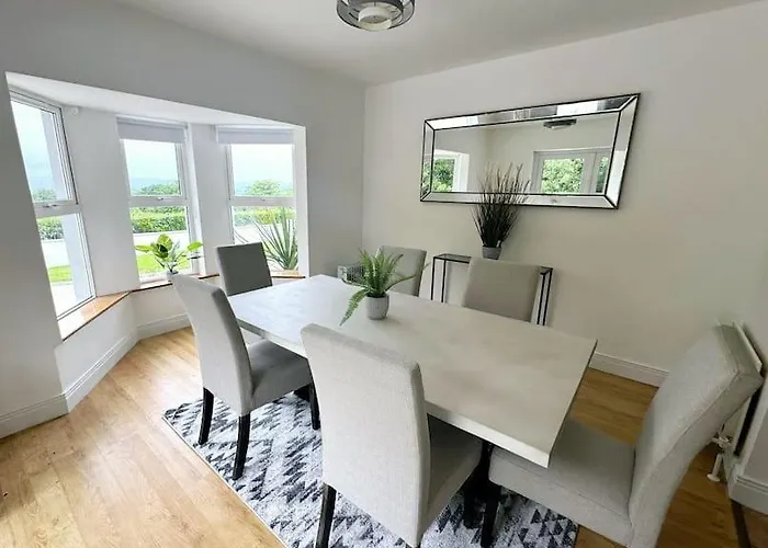Hollymount House קרנדונה